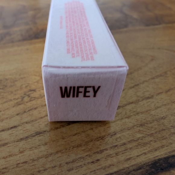 Jeffree Star Supreme Gloss Wifey - Picture 5 of 7
